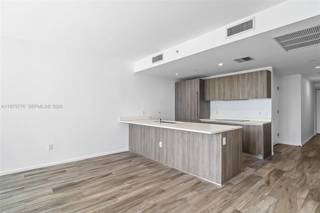 801 S Miami Ave 3704, Miami, FL 33130