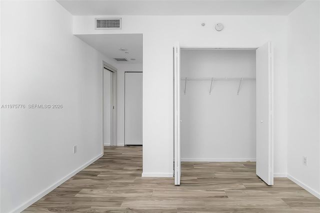 801 S Miami Ave 3704, Miami, FL 33130