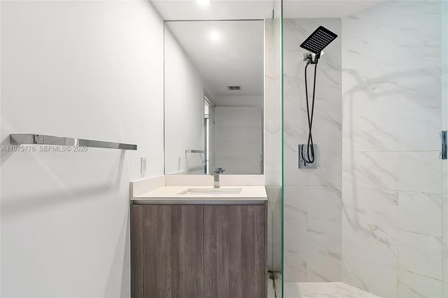 801 S Miami Ave 3704, Miami, FL 33130