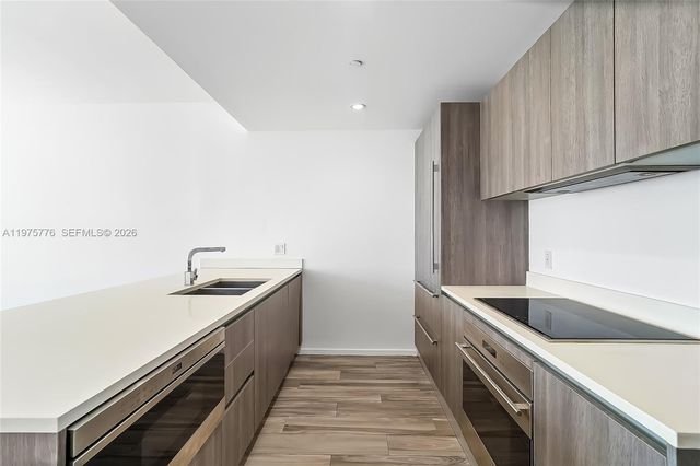 801 S Miami Ave 3704, Miami, FL 33130