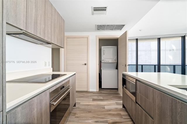 801 S Miami Ave 3704, Miami, FL 33130