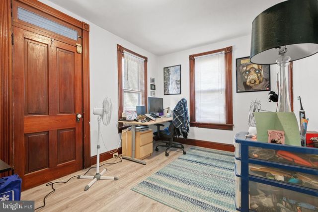 17 W COTTAGE AVE, Millersville, PA 17551