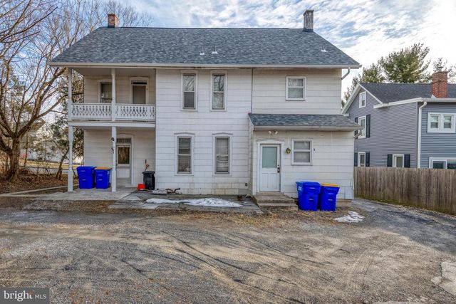 17 W COTTAGE AVE, Millersville, PA 17551
