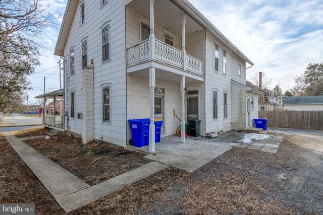 17 W COTTAGE AVE, Millersville, PA 17551