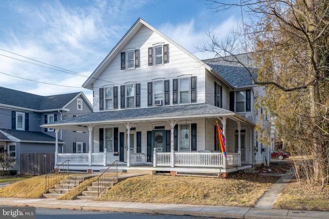 17 W COTTAGE AVE, Millersville, PA 17551