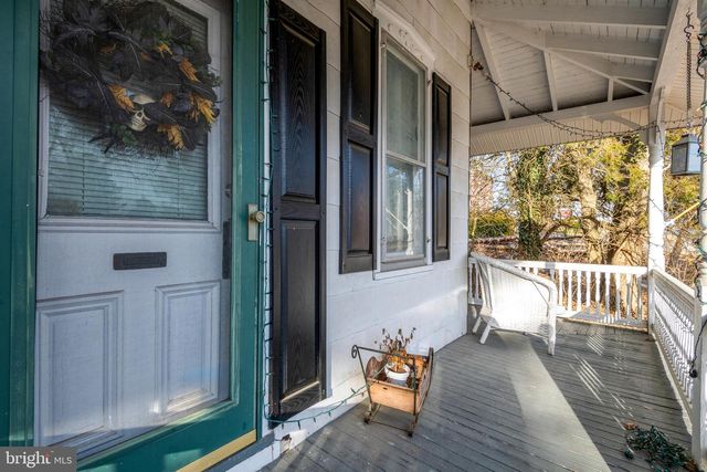 17 W COTTAGE AVE, Millersville, PA 17551