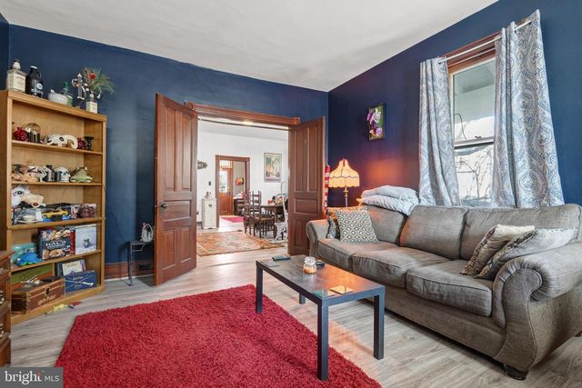 17 W COTTAGE AVE, Millersville, PA 17551