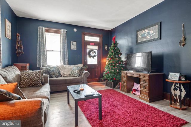 17 W COTTAGE AVE, Millersville, PA 17551