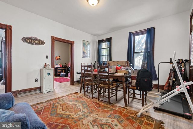17 W COTTAGE AVE, Millersville, PA 17551