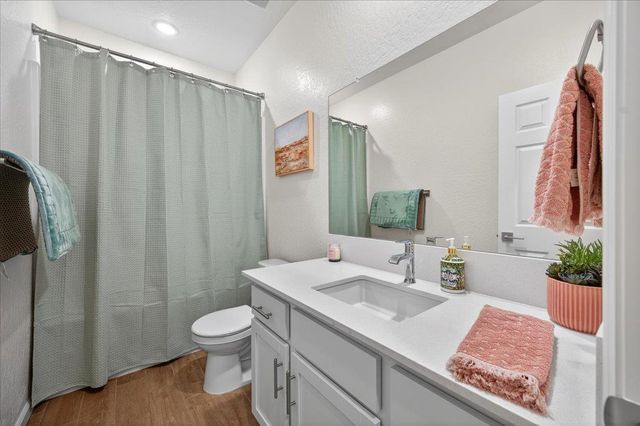 1794 N Carriage Avenue, Fresno, CA 93727