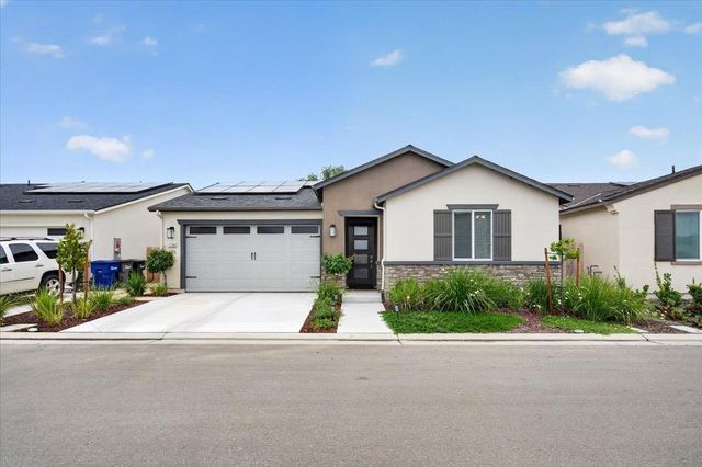 1794 N Carriage Avenue, Fresno, CA 93727