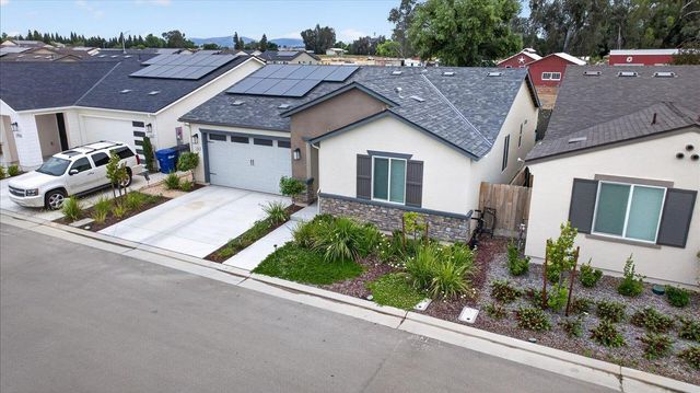 1794 N Carriage Avenue, Fresno, CA 93727