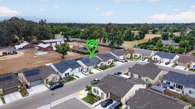 1794 N Carriage Avenue, Fresno, CA 93727