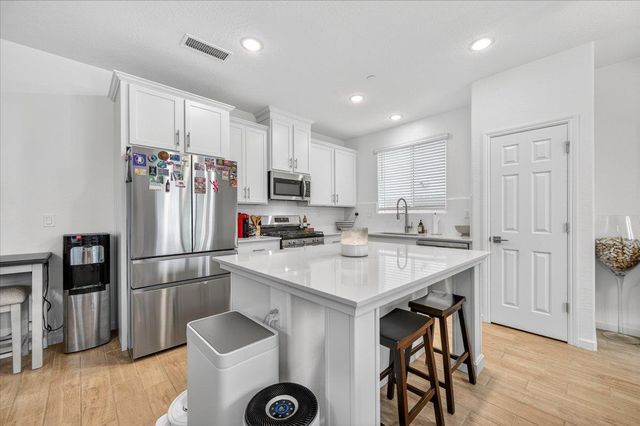 1794 N Carriage Avenue, Fresno, CA 93727