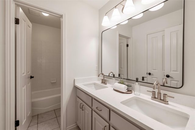 7208 Gentle Oak DR, Austin, TX 78749