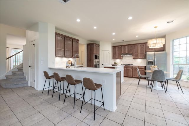 7208 Gentle Oak DR, Austin, TX 78749