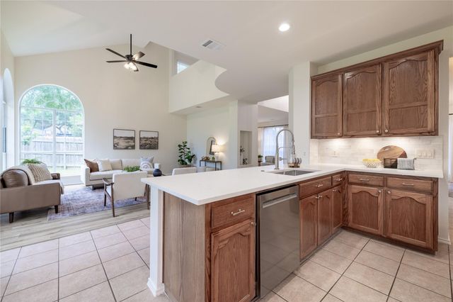 7208 Gentle Oak DR, Austin, TX 78749