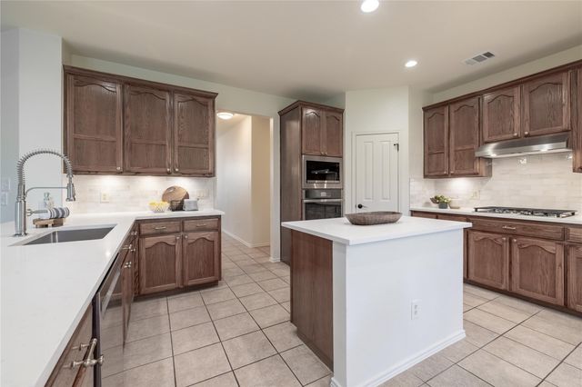 7208 Gentle Oak DR, Austin, TX 78749