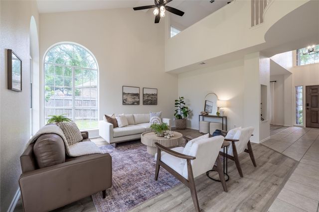 7208 Gentle Oak DR, Austin, TX 78749