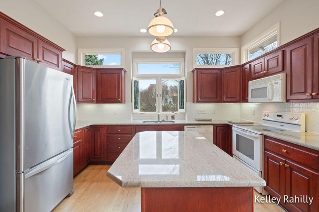 7500 Cloudberry Lane NE, Belmont, MI 49306