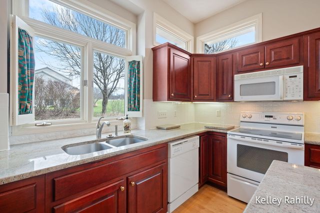 7500 Cloudberry Lane NE, Belmont, MI 49306