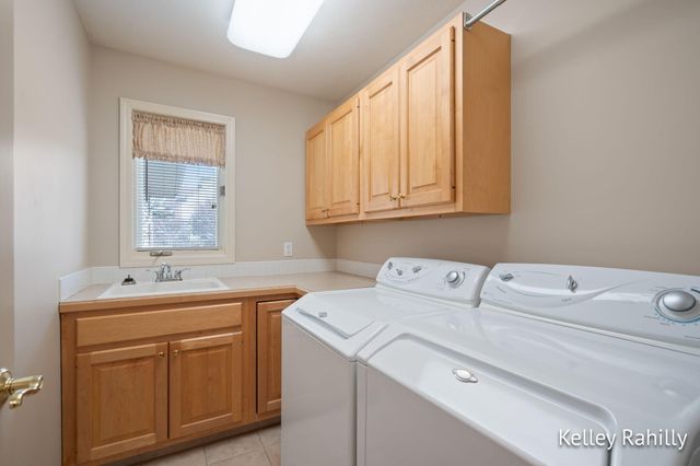 7500 Cloudberry Lane NE, Belmont, MI 49306