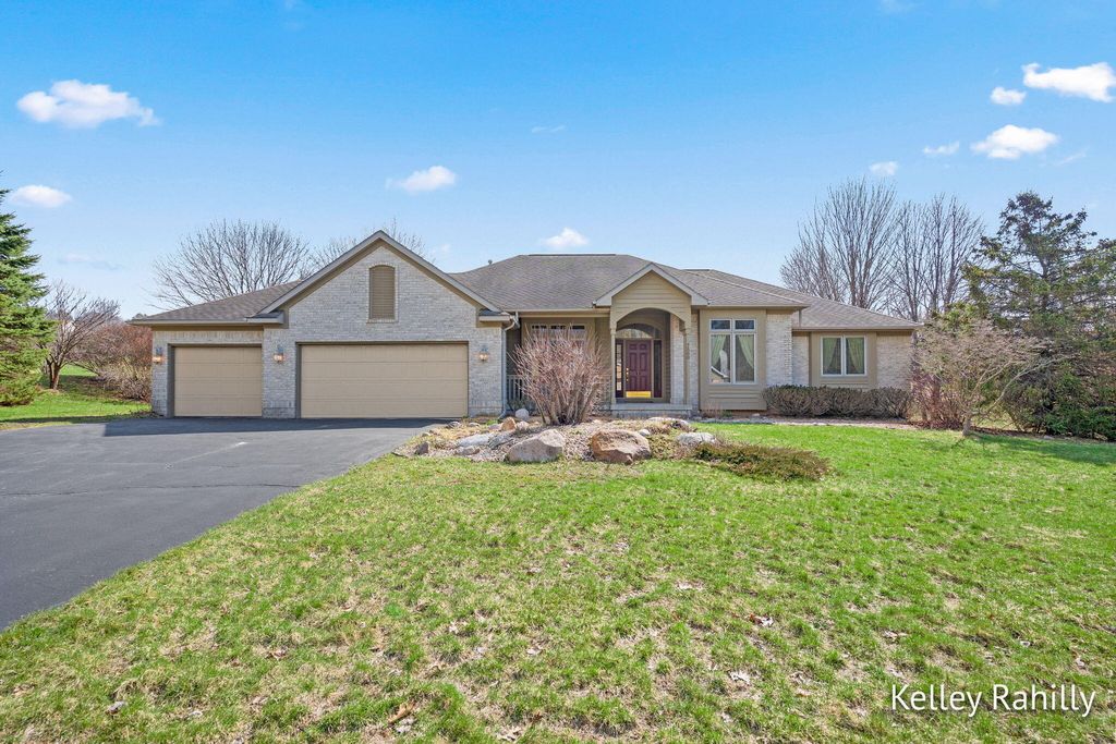 7500 Cloudberry Lane NE, Belmont, MI 49306