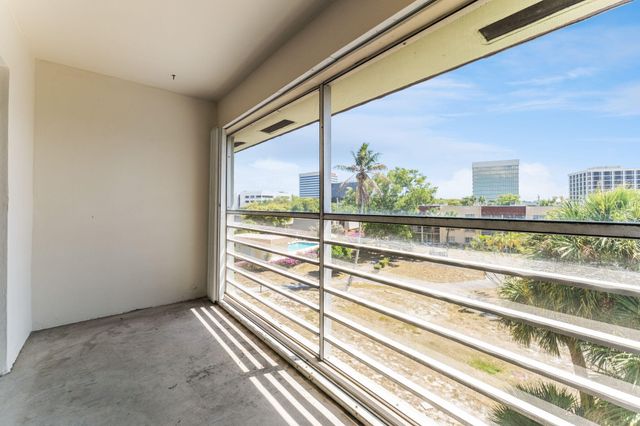 1638 Embassy Drive 410, West Palm Beach, FL 33401