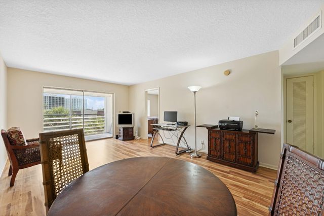 1638 Embassy Drive 410, West Palm Beach, FL 33401