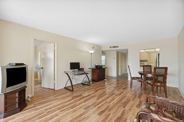 1638 Embassy Drive 410, West Palm Beach, FL 33401