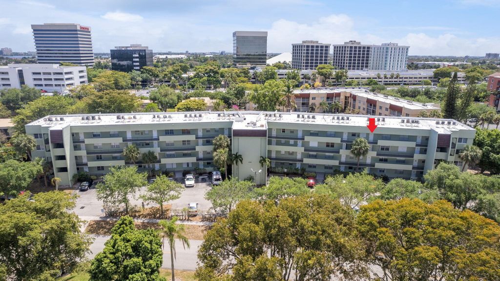 1638 Embassy Drive 410, West Palm Beach, FL 33401