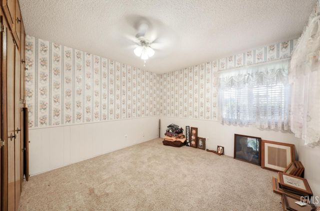 6009 Desert Hills Avenue, Bakersfield, CA 93309