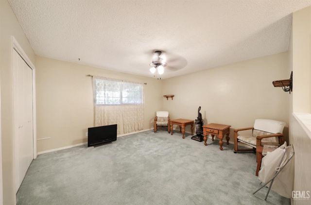 6009 Desert Hills Avenue, Bakersfield, CA 93309