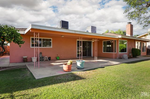 6009 Desert Hills Avenue, Bakersfield, CA 93309