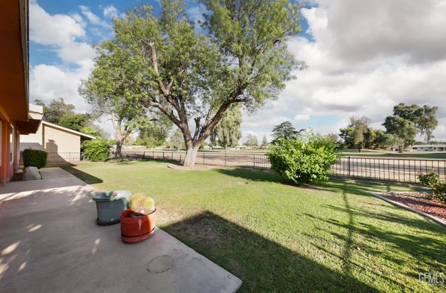 6009 Desert Hills Avenue, Bakersfield, CA 93309