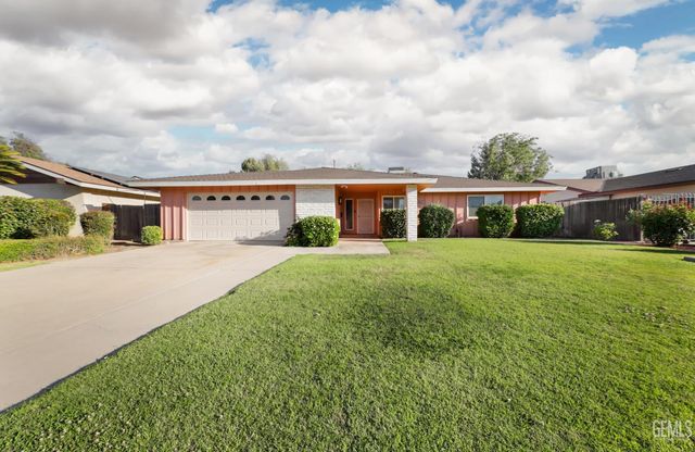 6009 Desert Hills Avenue, Bakersfield, CA 93309