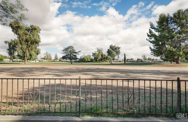 6009 Desert Hills Avenue, Bakersfield, CA 93309