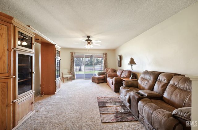 6009 Desert Hills Avenue, Bakersfield, CA 93309