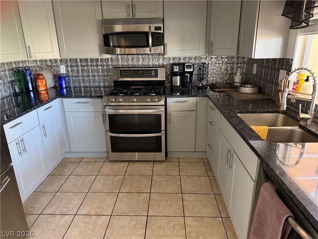 424 Tiger Lily Way, Henderson, NV 89015