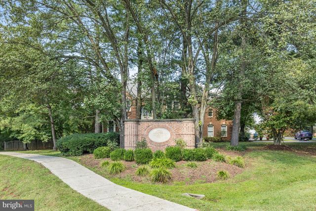 1104 SAFA ST, Herndon, VA 20170