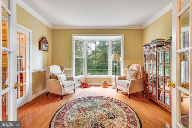 1104 SAFA ST, Herndon, VA 20170