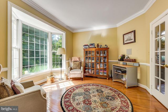 1104 SAFA ST, Herndon, VA 20170