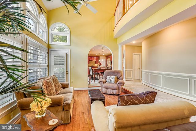 1104 SAFA ST, Herndon, VA 20170