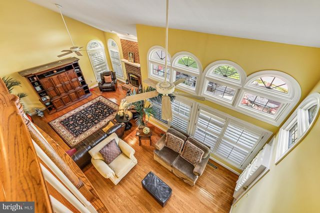1104 SAFA ST, Herndon, VA 20170