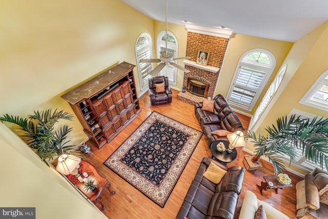 1104 SAFA ST, Herndon, VA 20170
