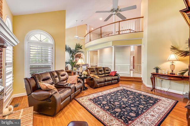 1104 SAFA ST, Herndon, VA 20170