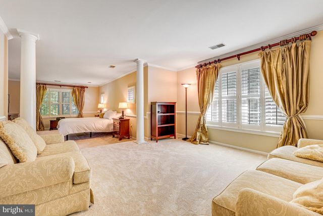 1104 SAFA ST, Herndon, VA 20170