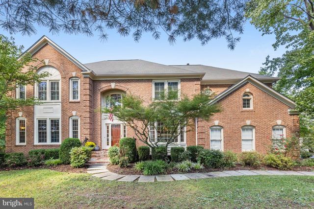 1104 SAFA ST, Herndon, VA 20170