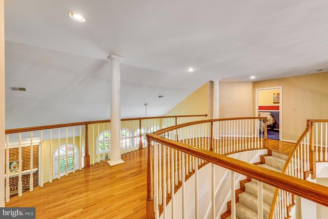 1104 SAFA ST, Herndon, VA 20170