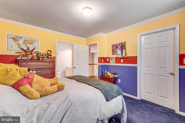 1104 SAFA ST, Herndon, VA 20170